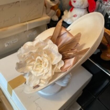 60 - White Hat with tan feather and White Rose